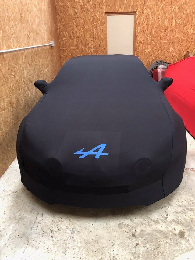 housse alpine a110 noire garage