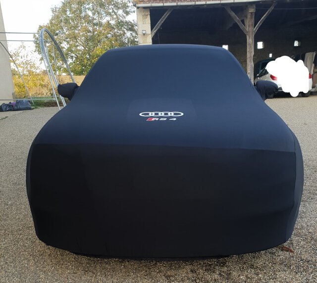 Housse Audi Rs3 Noire Logo Rs3 Devant Garage