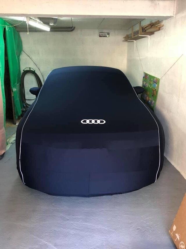 housse audi a4 noire passepoil argent garage