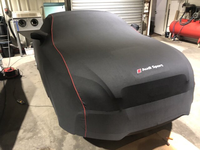 housse audi a5 sportback noire passepoil rouge