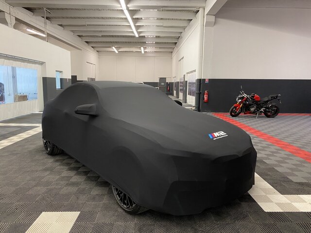 Bache Bmw Serie 5 Noire Showroom