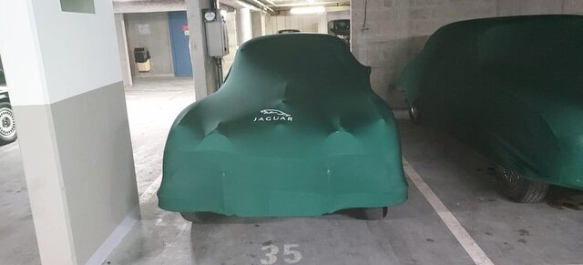 bache jaguar xf interieure parking