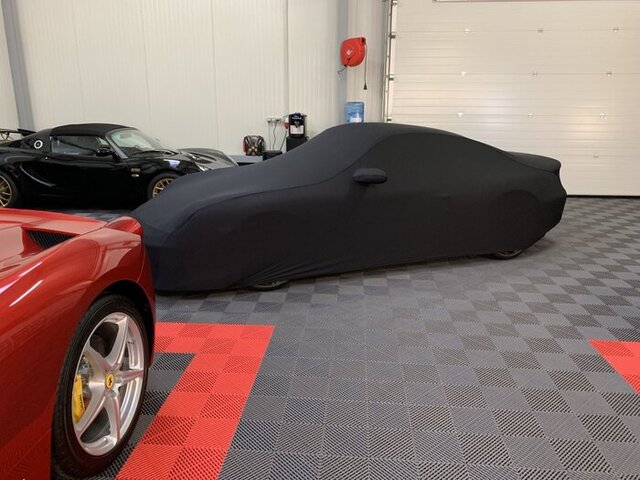 bache porsche 911 noire interieur