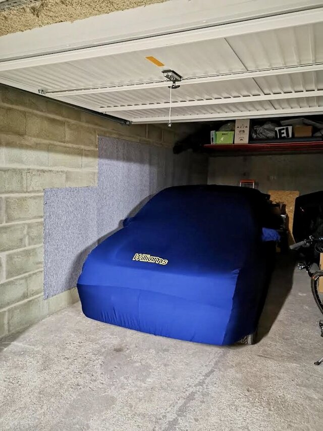 housse renault clio rs bleue sur mesure parking