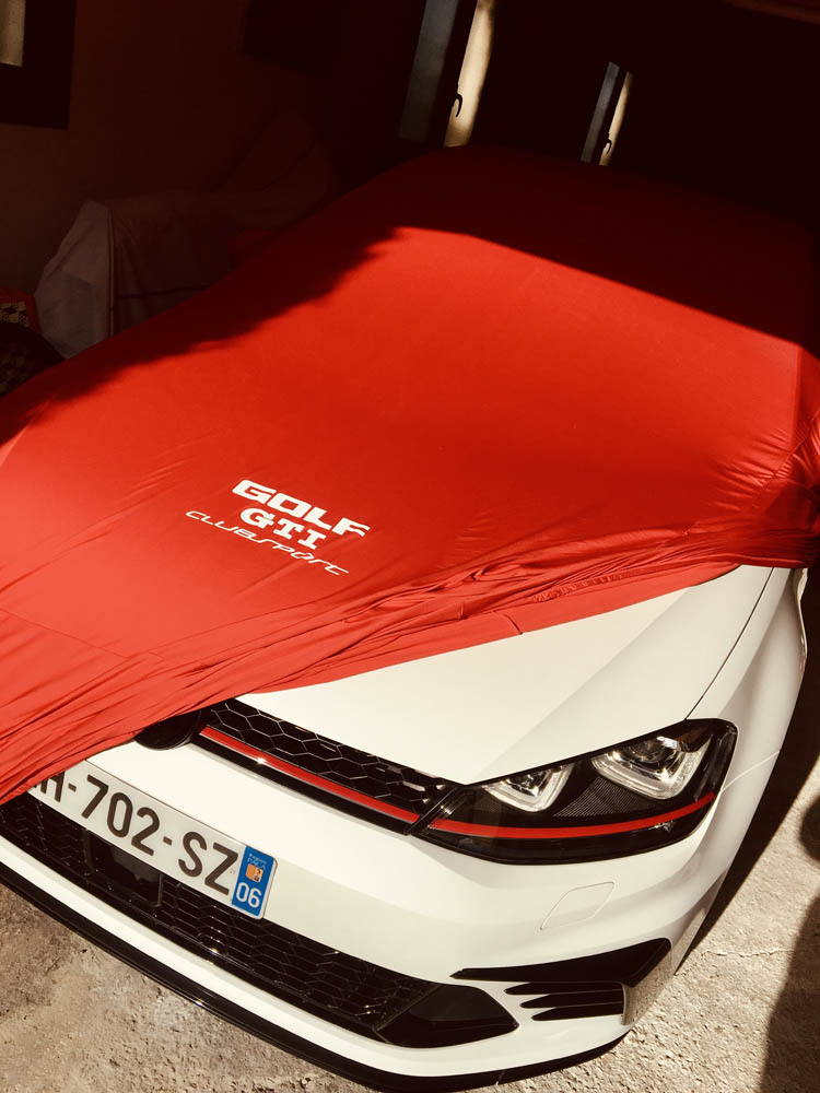 Housse de protection sur-mesure pour Volkswagen Golf 7 GTI TCR (2019) -  Bâche auto intérieure Luxor Indoor
